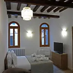 Ecco Apartment *